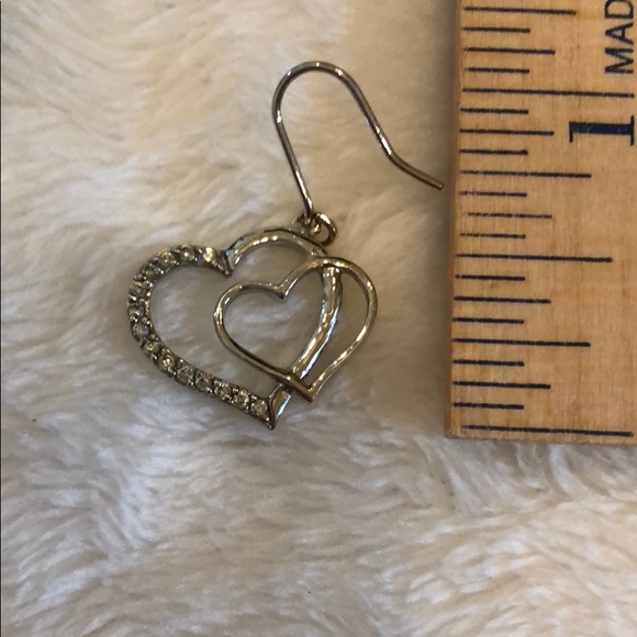 💖Heart Shaped💖 Silver Cubic Zirconium Earrings - Picture 3 of 4